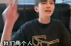 娱乐吃瓜酱生活虽苦,生活虽苦，娱乐相伴